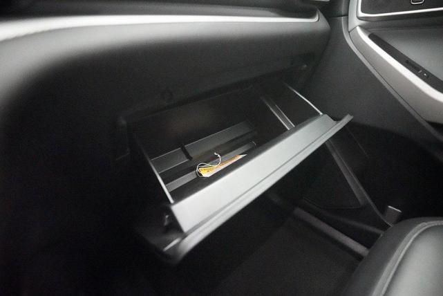 Photo of 2023 Carbonized Gray Metallic Ford Explorer