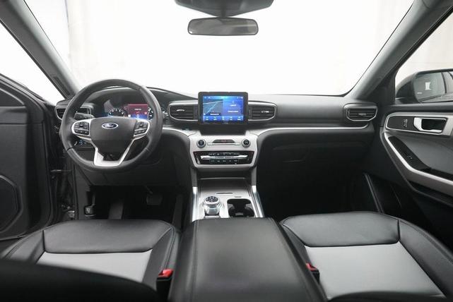 Photo of 2023 Carbonized Gray Metallic Ford Explorer