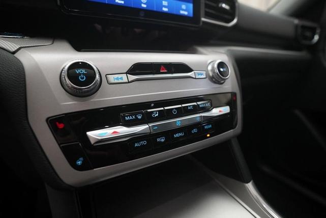 Photo of 2023 Carbonized Gray Metallic Ford Explorer