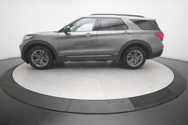 Photo of 2023 Carbonized Gray Metallic Ford Explorer