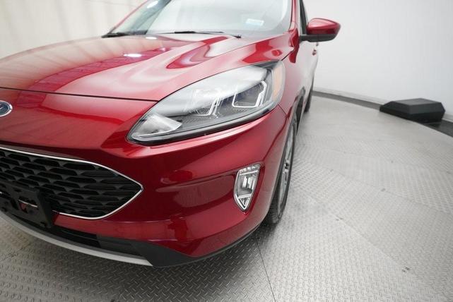 Photo of 2022 Rapid Red Metallic Tinted Clearcoat Ford Escape
