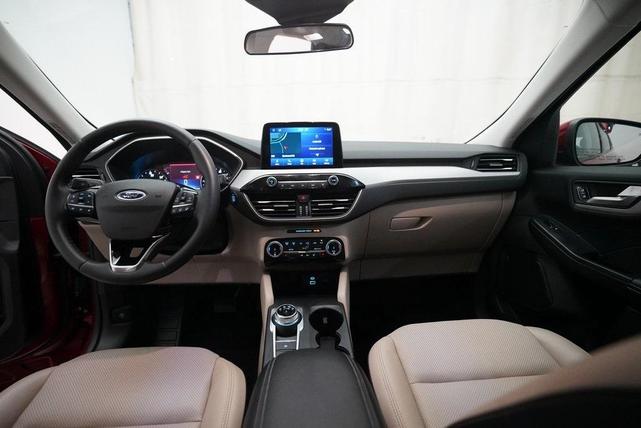 Photo of 2022 Rapid Red Metallic Tinted Clearcoat Ford Escape