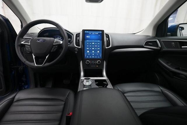 Photo of 2024 Atlas Blue Metallic Ford Edge