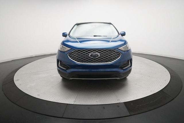 Photo of 2024 Atlas Blue Metallic Ford Edge