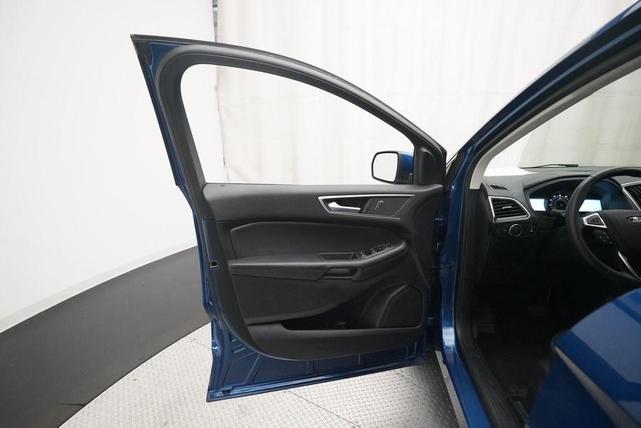 Photo of 2024 Atlas Blue Metallic Ford Edge