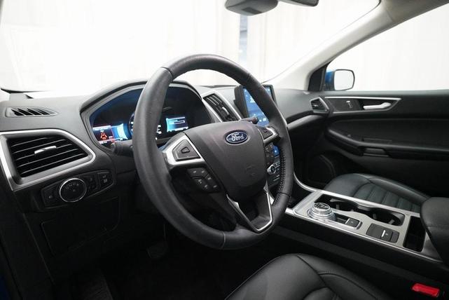 Photo of 2024 Atlas Blue Metallic Ford Edge
