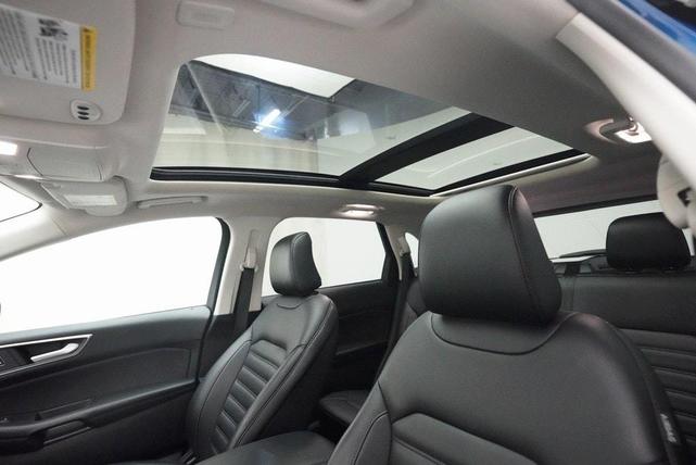 Photo of 2024 Atlas Blue Metallic Ford Edge