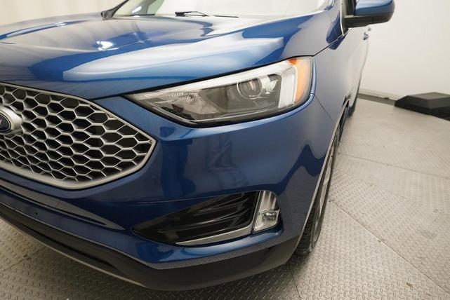 Photo of 2024 Atlas Blue Metallic Ford Edge
