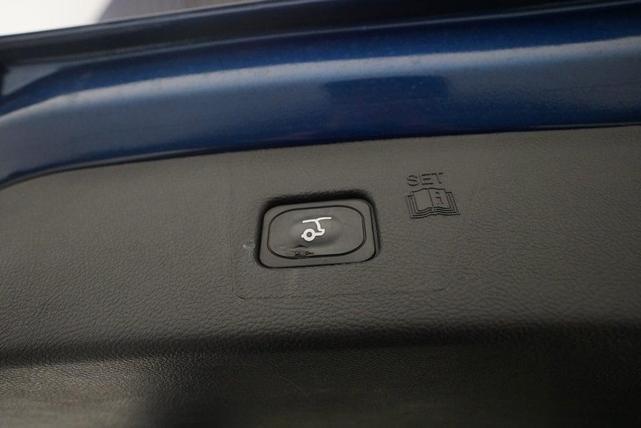 Photo of 2024 Atlas Blue Metallic Ford Edge