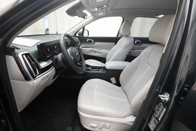 Photo of 2024 Gravity Gray Kia Sorento
