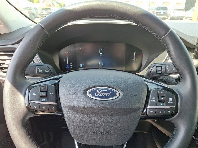Photo of 2024 Oxford White Ford Escape