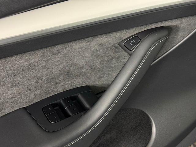Photo of 2025 Gray Tesla Model Y