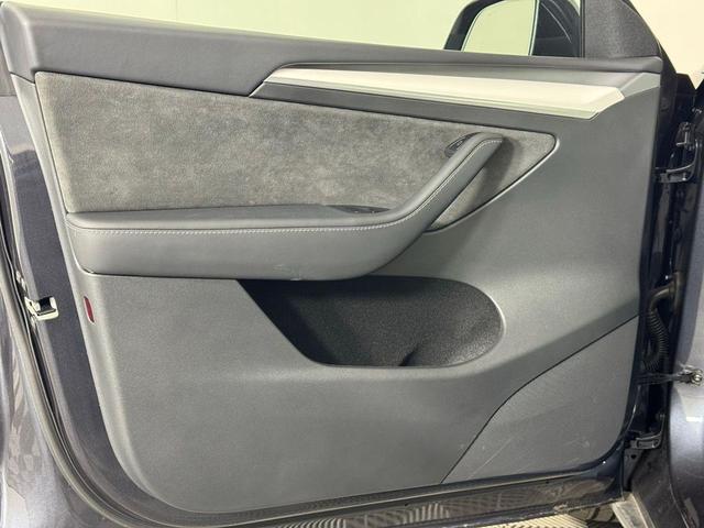 Photo of 2025 Gray Tesla Model Y