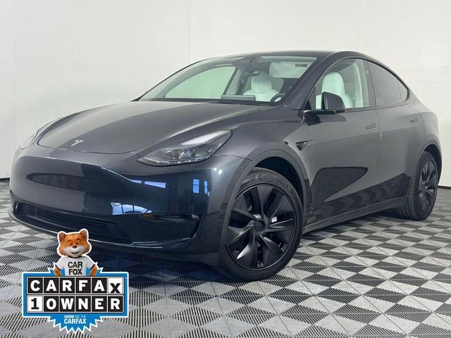 Photo of 2025 Gray Tesla Model Y