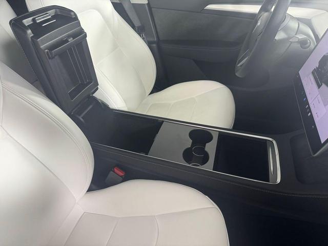 Photo of 2025 Gray Tesla Model Y