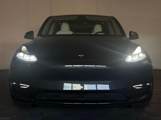 Photo of 2025 Gray Tesla Model Y