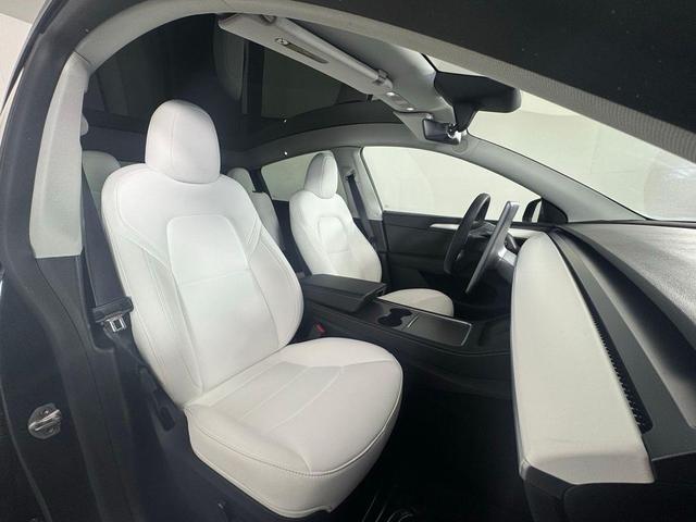Photo of 2025 Gray Tesla Model Y