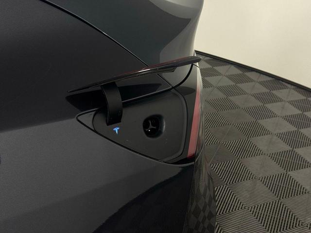 Photo of 2025 Gray Tesla Model Y
