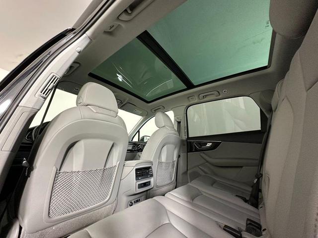 Photo of 2023 Mythos Black Metallic Audi Q7