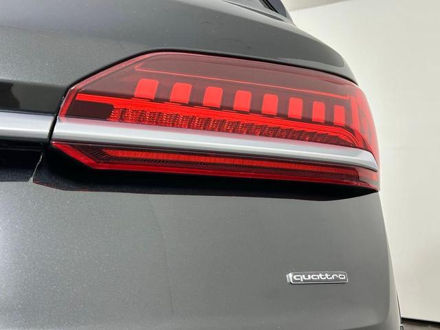 Photo of 2023 Mythos Black Metallic Audi Q7