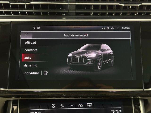 Photo of 2023 Mythos Black Metallic Audi Q7