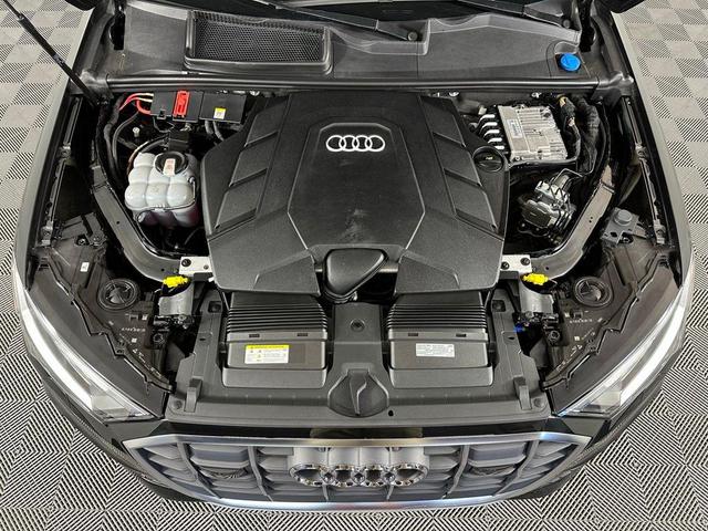 Photo of 2023 Mythos Black Metallic Audi Q7