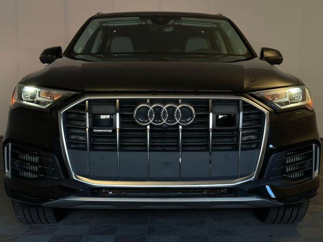 Photo of 2023 Mythos Black Metallic Audi Q7