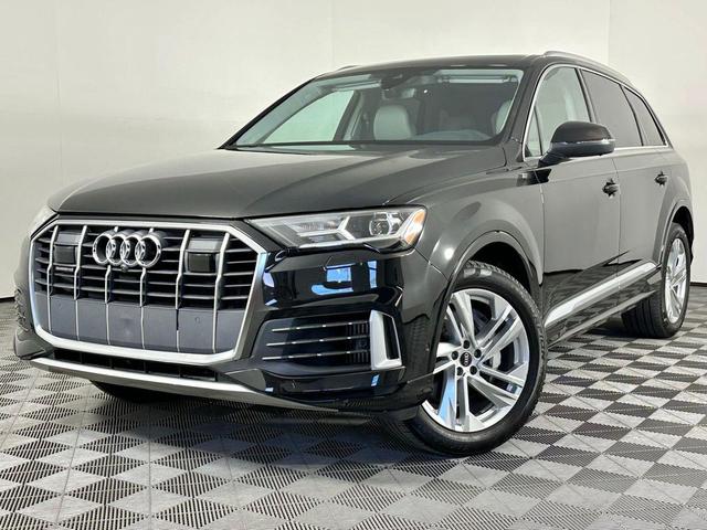 Photo of 2023 Mythos Black Metallic Audi Q7