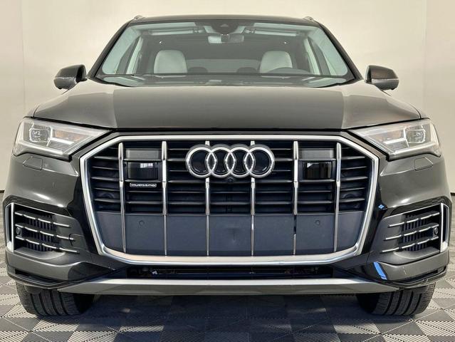 Photo of 2023 Mythos Black Metallic Audi Q7