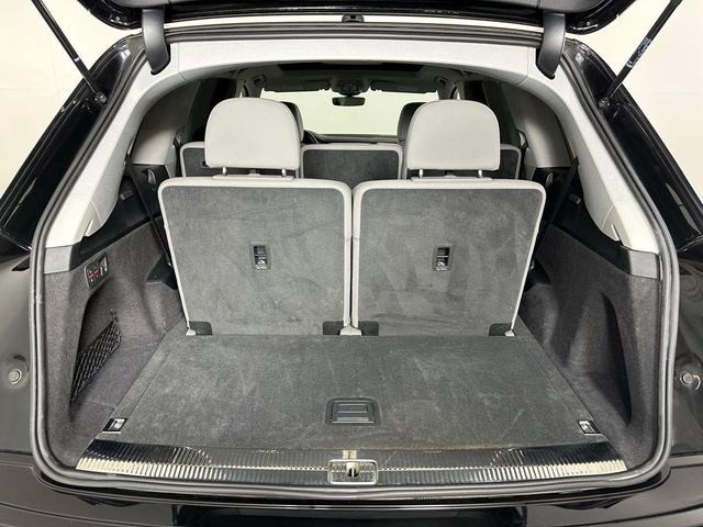 Photo of 2023 Mythos Black Metallic Audi Q7