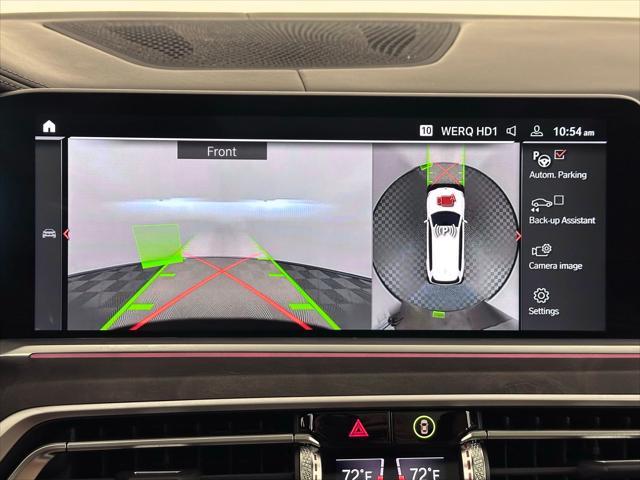 Photo of 2022 Mineral White Metallic BMW X7
