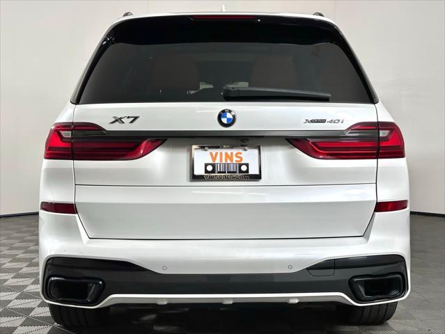 Photo of 2022 Mineral White Metallic BMW X7
