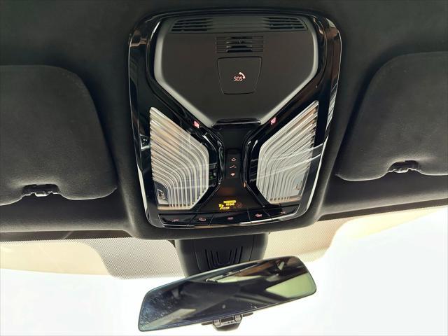 Photo of 2022 Mineral White Metallic BMW X7