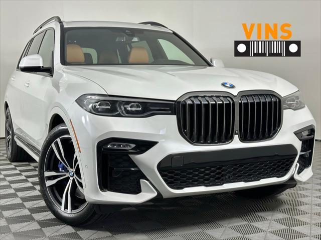 Photo of 2022 Mineral White Metallic BMW X7