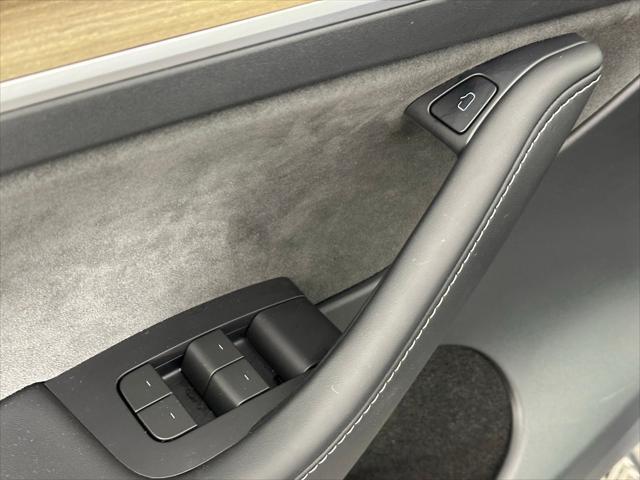 Photo of 2023 Gray Tesla Model Y