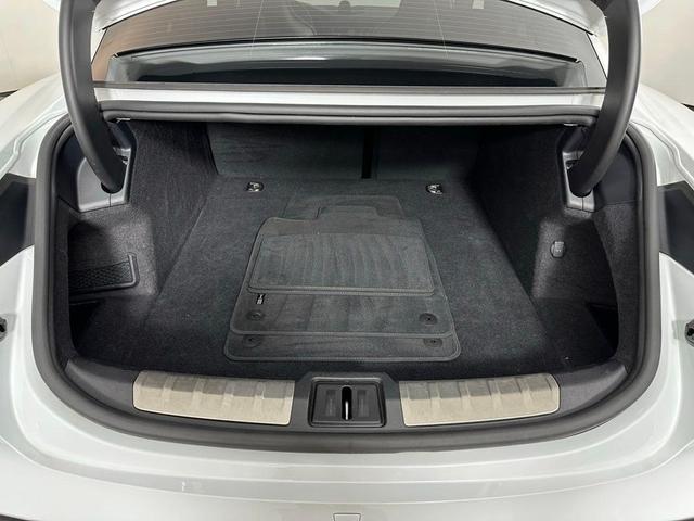 Photo of 2023 Carrara White Metallic Porsche Taycan