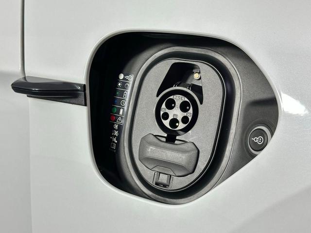 Photo of 2023 Carrara White Metallic Porsche Taycan