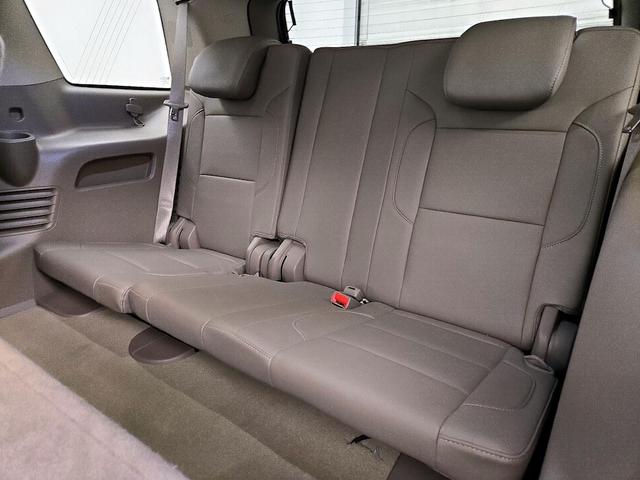 Photo of 2015 Pearl Chevrolet Tahoe