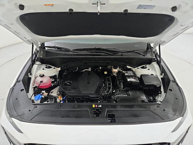 Photo of 2023 White Hyundai SANTA FE