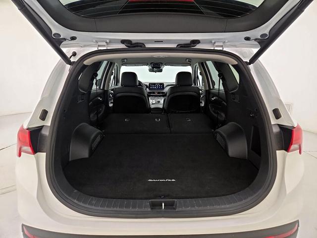 Photo of 2023 White Hyundai SANTA FE