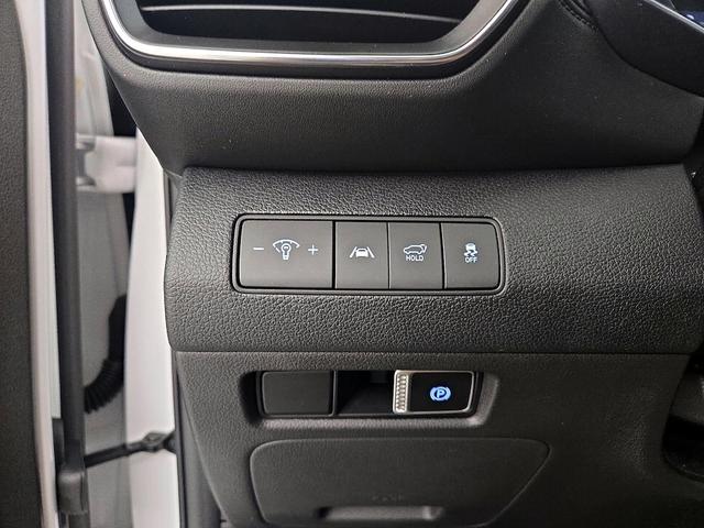 Photo of 2023 White Hyundai SANTA FE