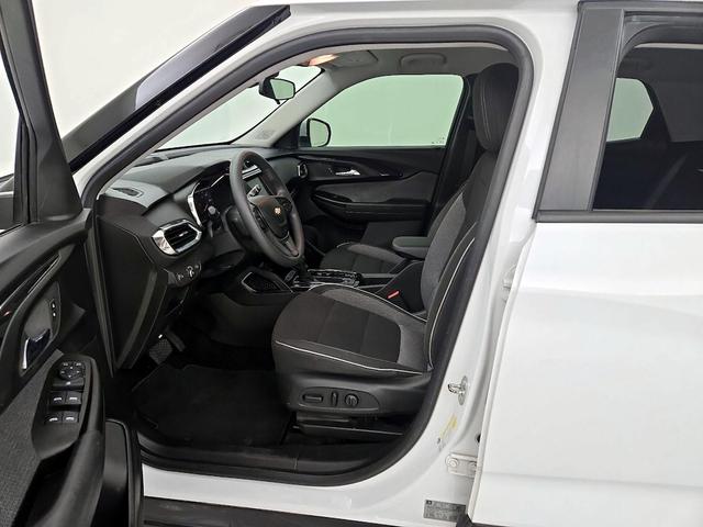 Photo of 2022 White Chevrolet Trailblazer