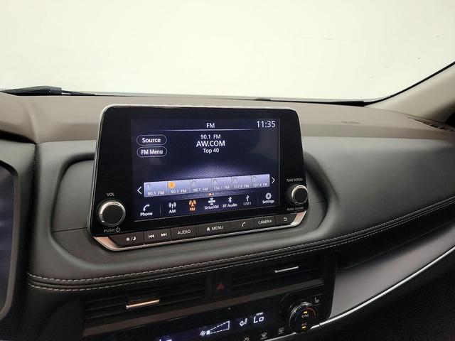 Photo of 2023 Silver Nissan Rogue