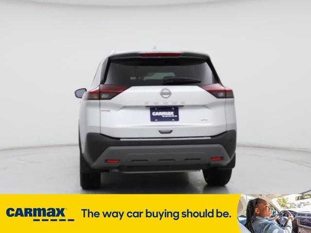 Photo of 2023 Silver Nissan Rogue