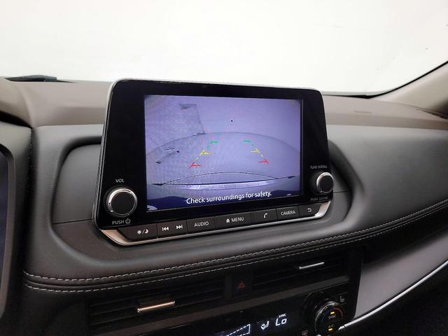 Photo of 2023 Silver Nissan Rogue