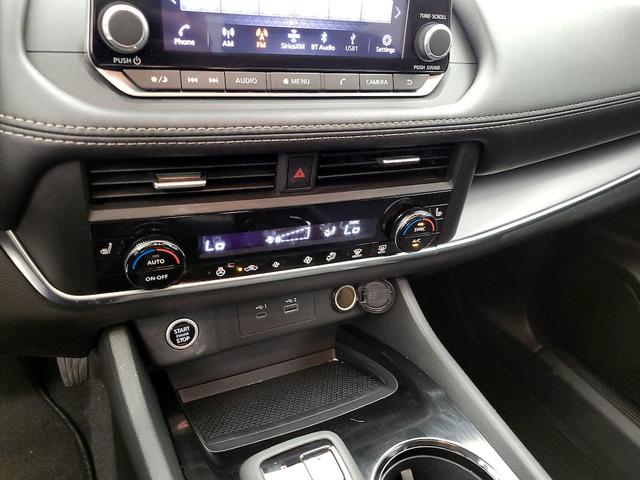 Photo of 2023 Silver Nissan Rogue