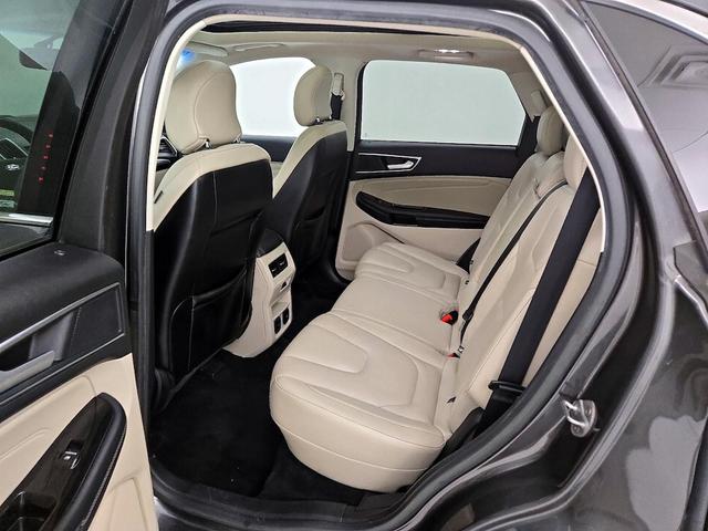 Photo of 2018 Gray Ford Edge