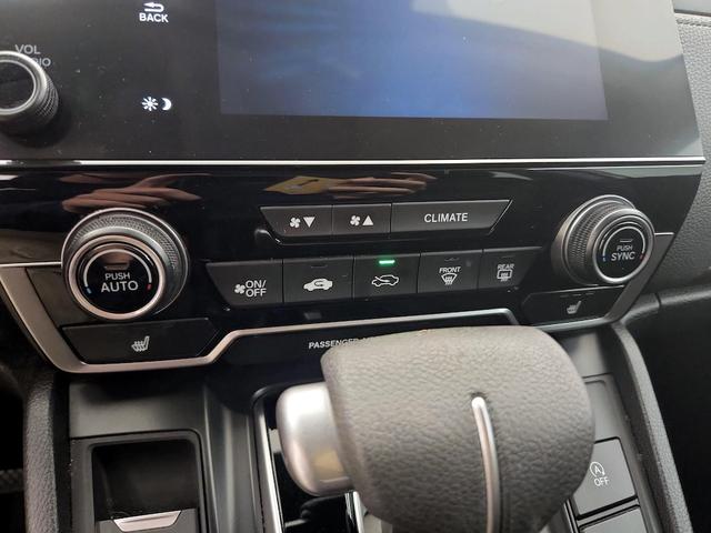 Photo of 2021 White Honda CR-V