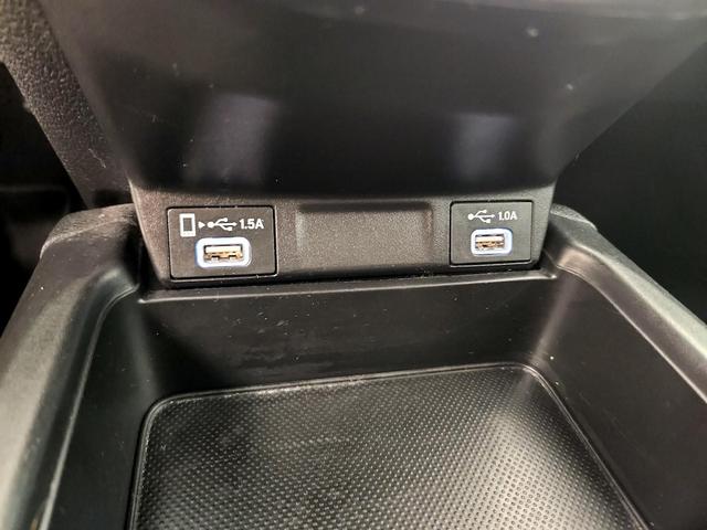 Photo of 2021 White Honda CR-V