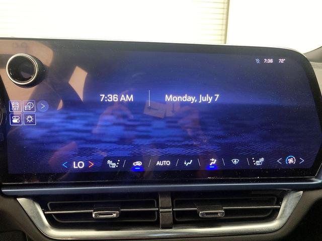 Photo of 2025 Black Chevrolet Equinox EV